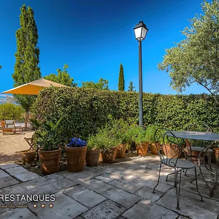 Hotel Les Restanques De 3*