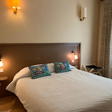 Hotel Les Restanques De 3*