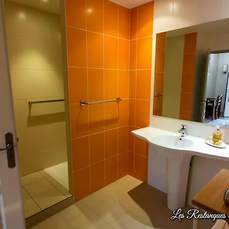 Hotel Les Restanques De 3*